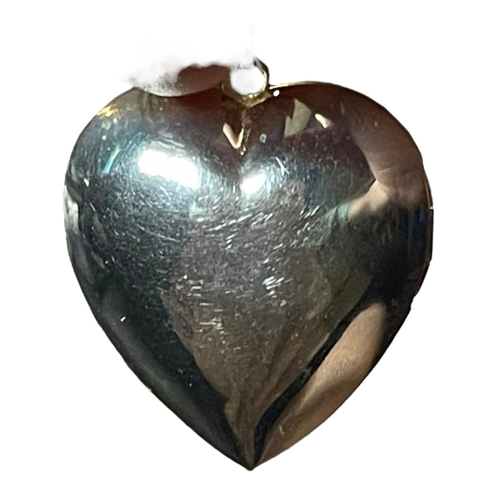 🤍💛 Two-Tone Vintage Heart Locket – Silver Outside, Golden Inside 💛🤍